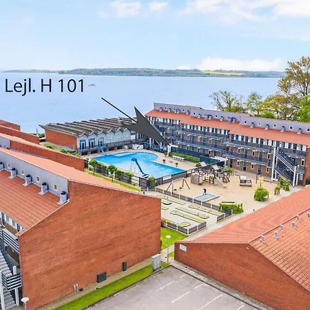 By The Sea - Linen And Towels Included * Faaborg