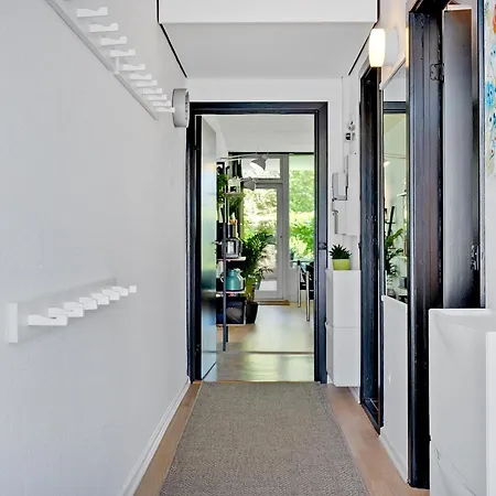 By The Sea - Linen And Towels Included Lejlighed