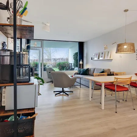 By The Sea - Linen And Towels Included Lägenhet