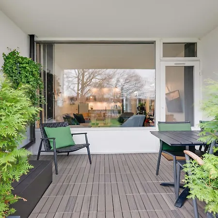 By The Sea - Linen And Towels Included * Faaborg