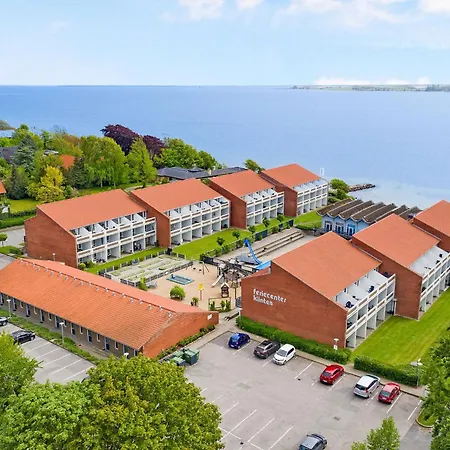 By The Sea - Linen And Towels Included Lejlighed *