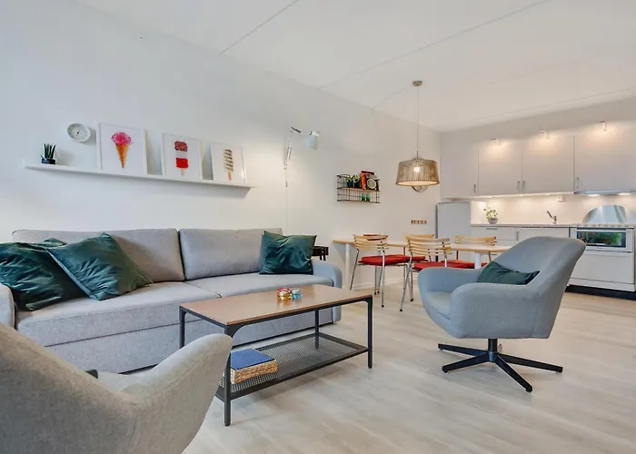 By The Sea - Linen And Towels Included דירה *