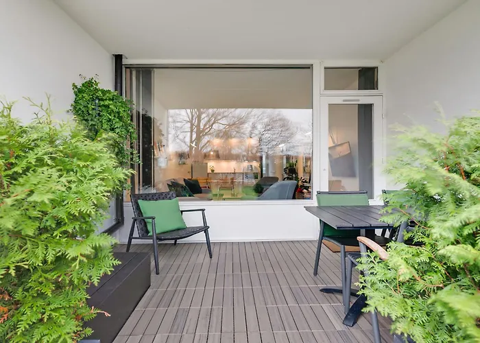 By The Sea - Linen And Towels Included * פאבורג